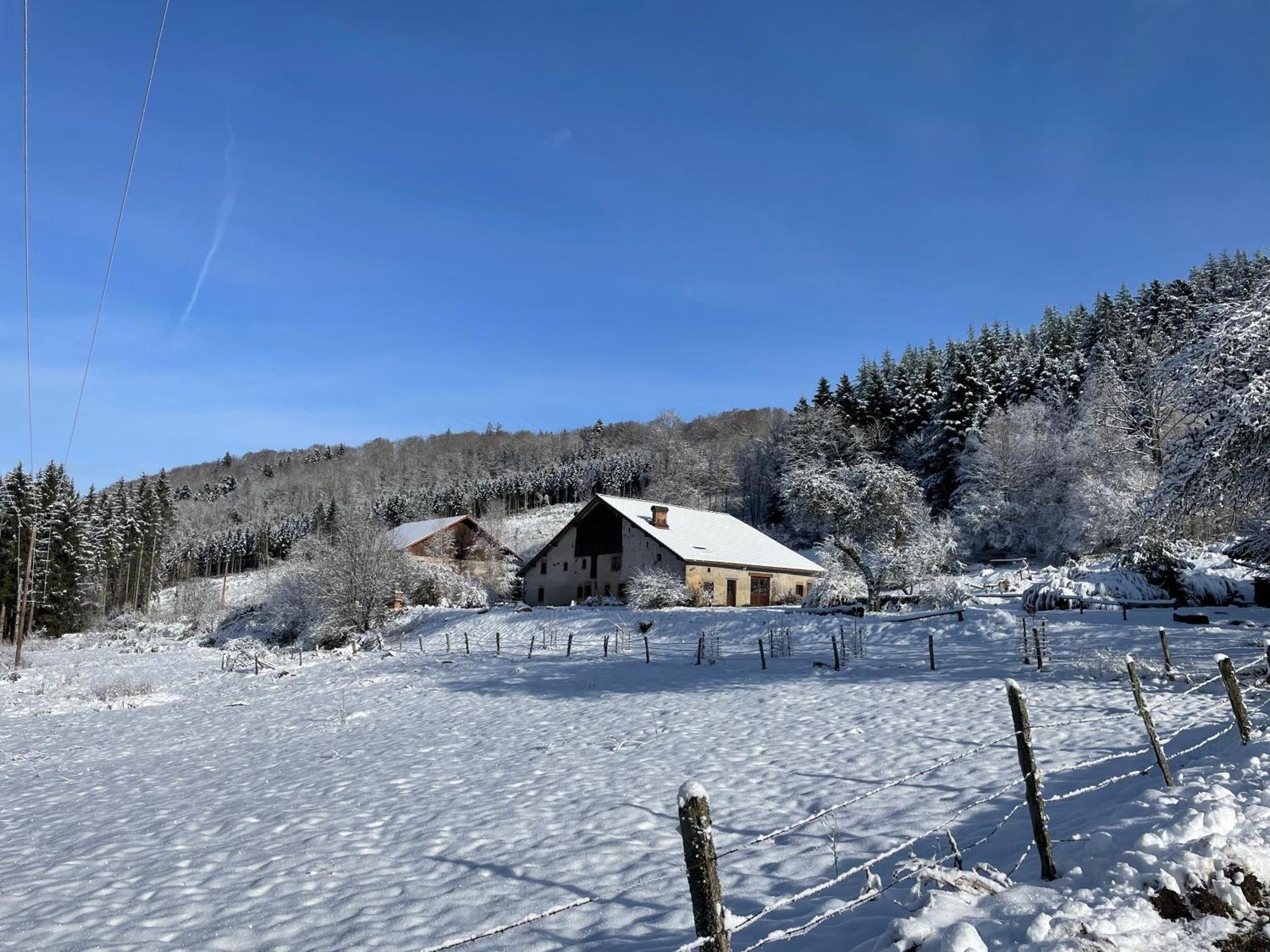 La Hutte Villa Tendon Eksteriør bilde