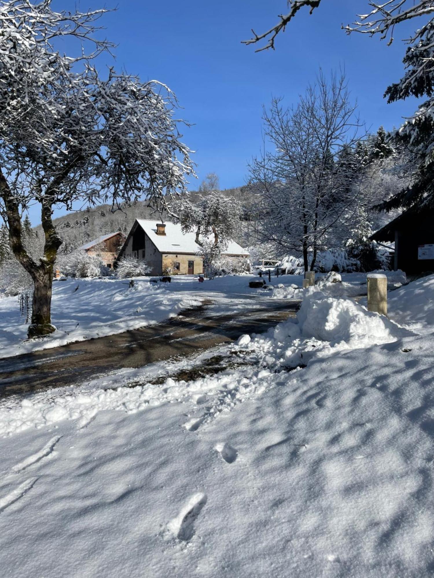 La Hutte Villa Tendon Eksteriør bilde